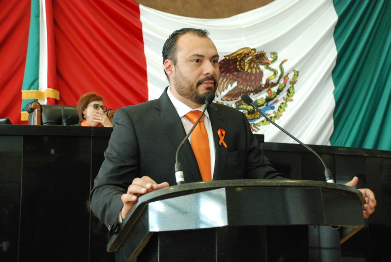 Diputado del Partido Convergencia, Miguel Vallejo.
