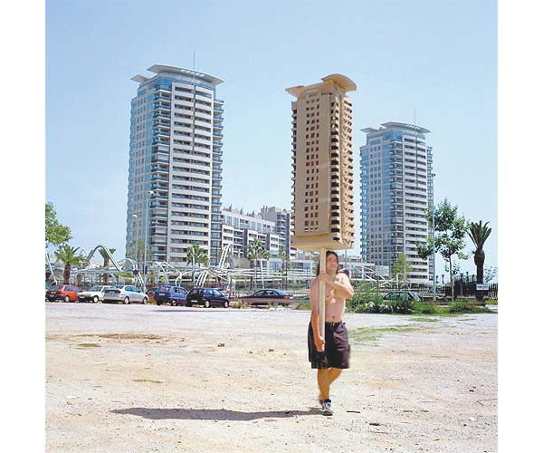 Recorrido por obras arquitectónicas.