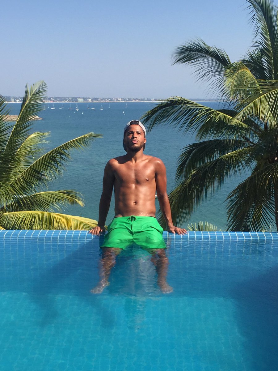 Dos Santos disfruta de sus vacaciones