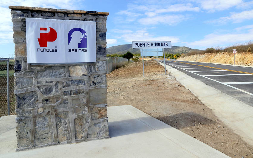 Peñoles inaugura libramiento San Martín que conduce a mina Sabinas.