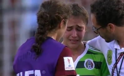 Sabrina consoló a Mónica tras el silbatazo final 