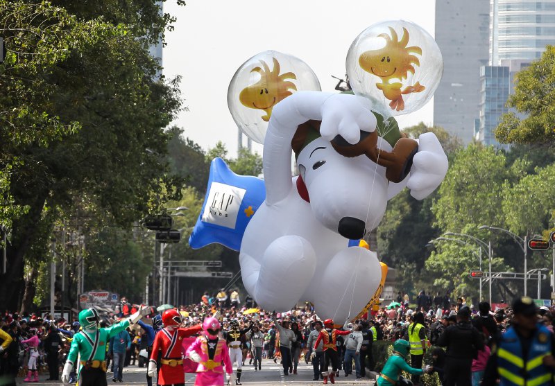 El desfile iniciará a las 9:30 e inluirá espectáculos navideños, carros alegóricos y un concierto.