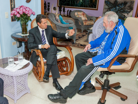 El líder revolucionario de Cuba, Fidel Castro recibió al Presidente Enrique Peña Nieto en su residencia, el 29 de enero de 2014. 