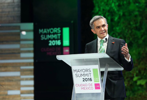 En la inauguración de la Sexta Cumbre Bienal de Alcaldes del C-40, el jefe de Gobierno de la Ciudad de México, Miguel Ángel Mancera, planteó que la fu