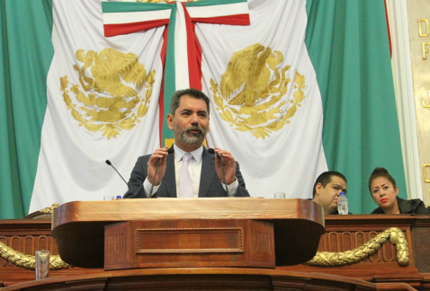 La Ciudad de México tendrá un año complicado económica y financieramente en 2017, advirtió el secretario de Finanzas capitalino, Édgar Amador, en la A