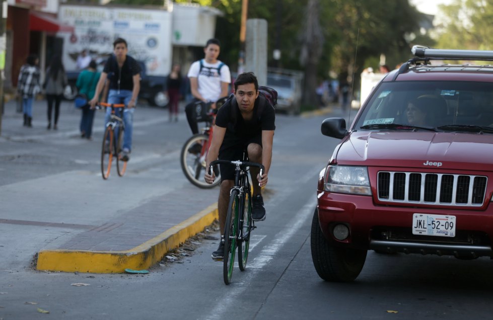Cuestiona PRI falta de interés por tomar parecer a los colonos; revira PMC que el plan estatal de desarrollo contempla crear infraestructura para cicl