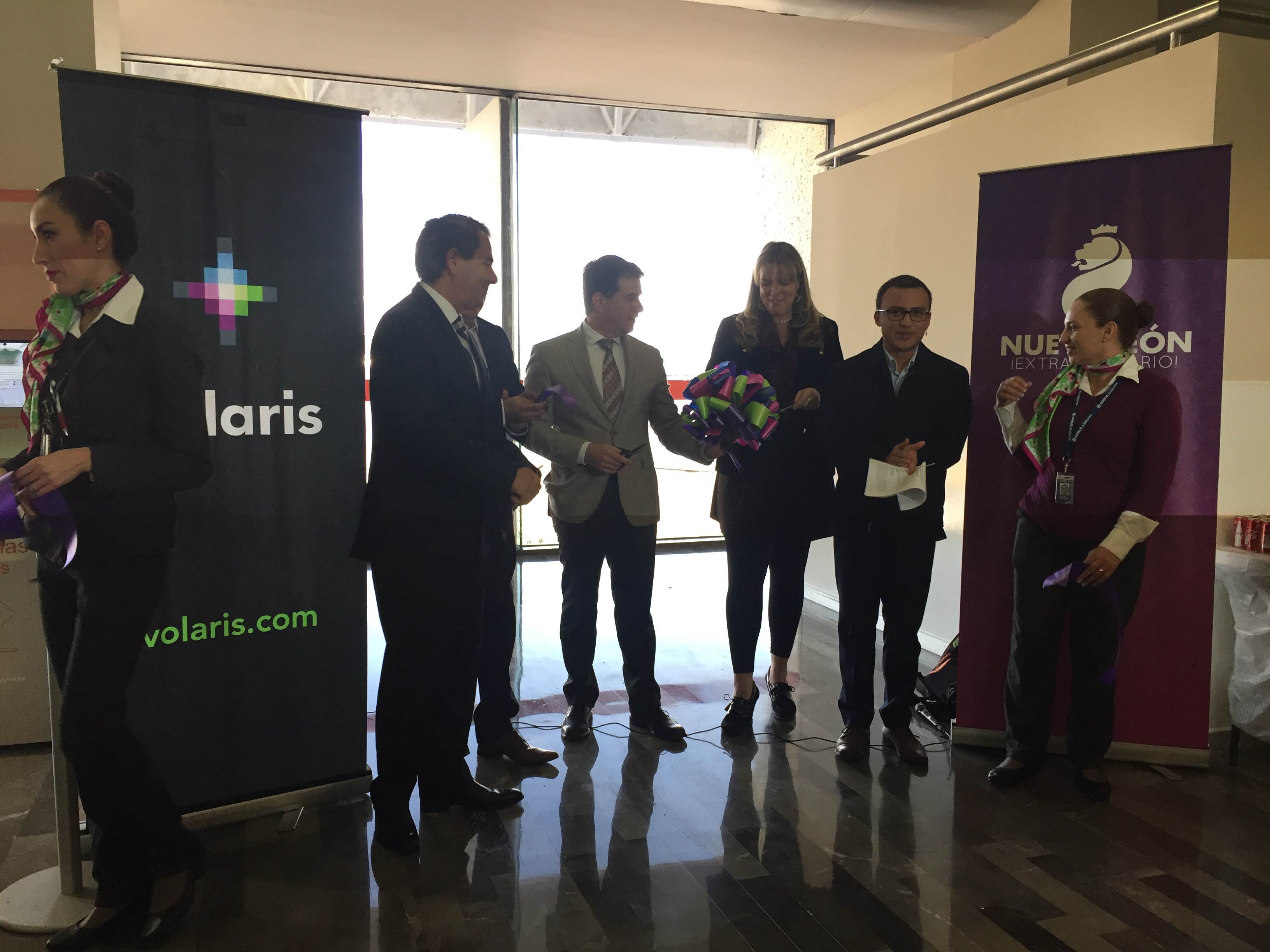 El nuevo director de la Oficina de Convenciones y Visitantes de Monterrey, David Manllo estuvo presente en la inauguración, junto con representantes d