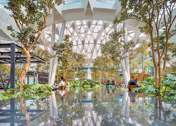 Es la forma artística más material e inmueble.