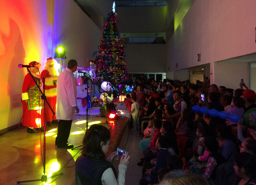 Para esta actividad fueron convocadas las diferentes áreas del hospital para llevar a cabo un concurso de arreglos navideños.