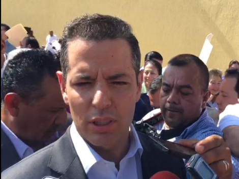 El gobernador de Oaxaca, Alejandro Murat, adelantó que se instaló una mesa de trabajo para dialogar con los médicos y enfermeras de la sección 35 del 