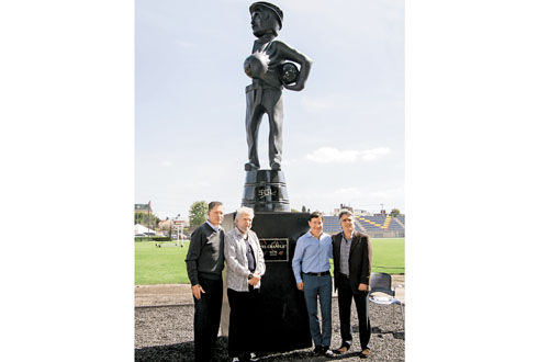 La estatua, creación de Sacal. 