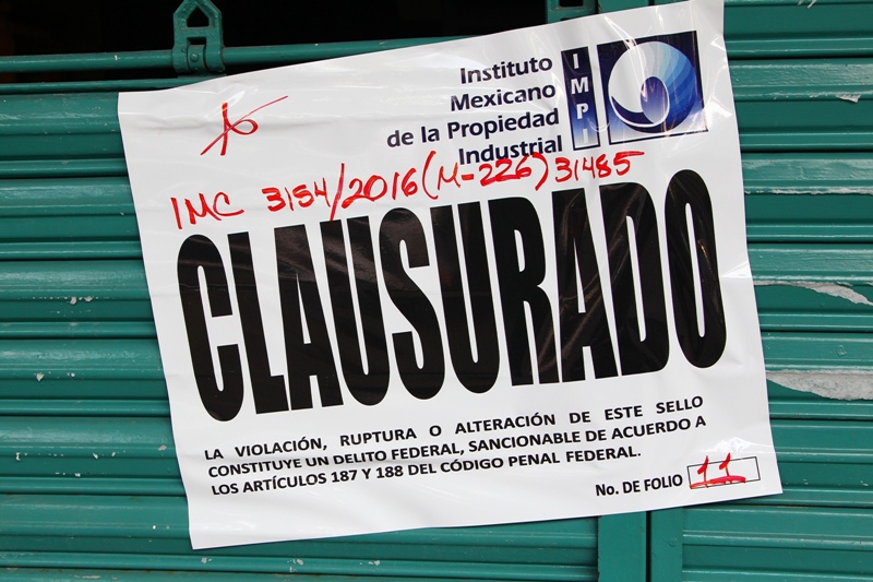 El Teatro San Rafael ahora fue clausurado por el IMPI (Instituto Mexicano de la Propiedad Intelectual). 