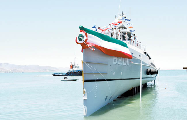 La tripulación del "Isla Madre" durante el acto de abanderamiento. 