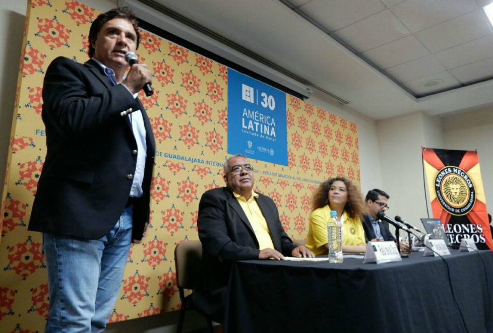 Presentación del libro Leones Negros: Historia de una Pasión de Raúl Yáñez de la Cruz.