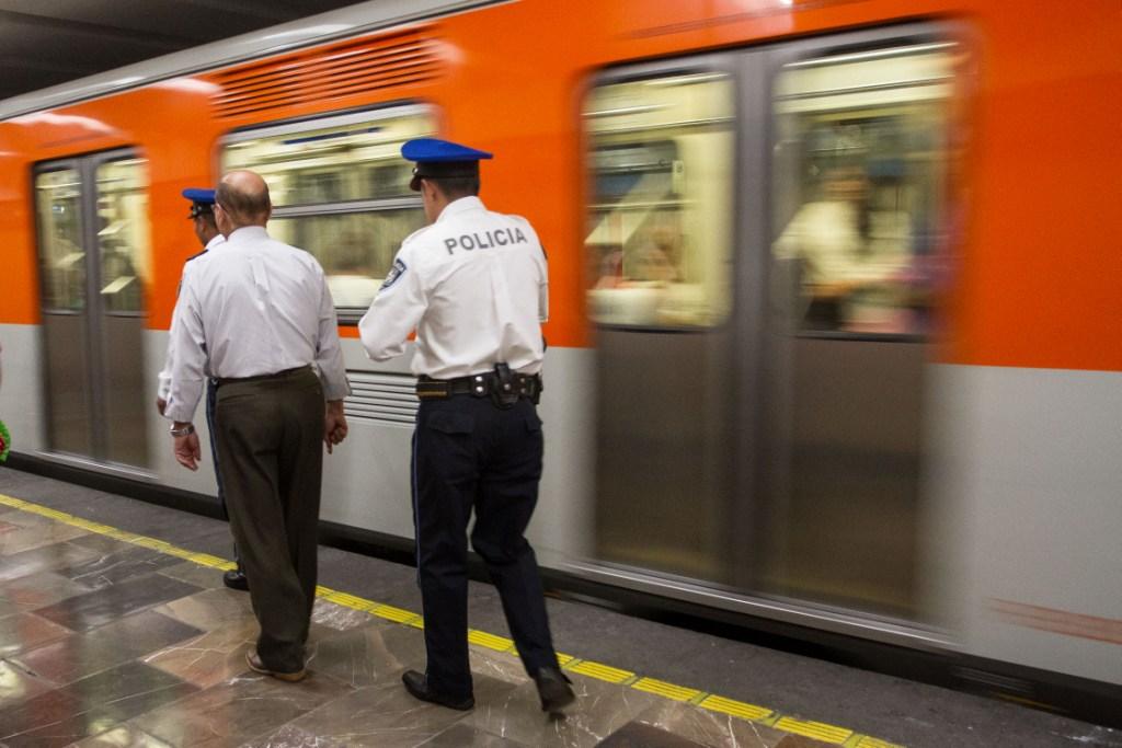 La seguridad se reforzará en el Metro por ser época de entrega de aguinaldos y de compras navideñas. 