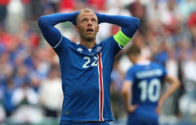 Gudjohnsen se ofreció para jugar en el Chapecoense 
