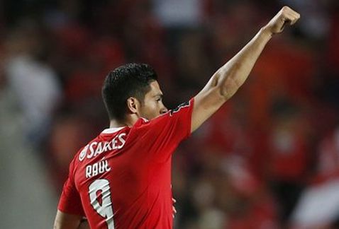 Raúl Jiménez con el Benfica 