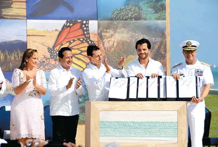 Claudia Ruiz Massieu, Carlos Joaquín González, Enrique Peña Nieto, Rafael Pacchiano y Vidal Francisco Soberón.