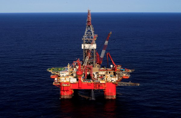 La Comisión Nacional de Hidrocarburos adjudicó ocho contratos para exploración y extracción en aguas profundas del Golfo de México.
