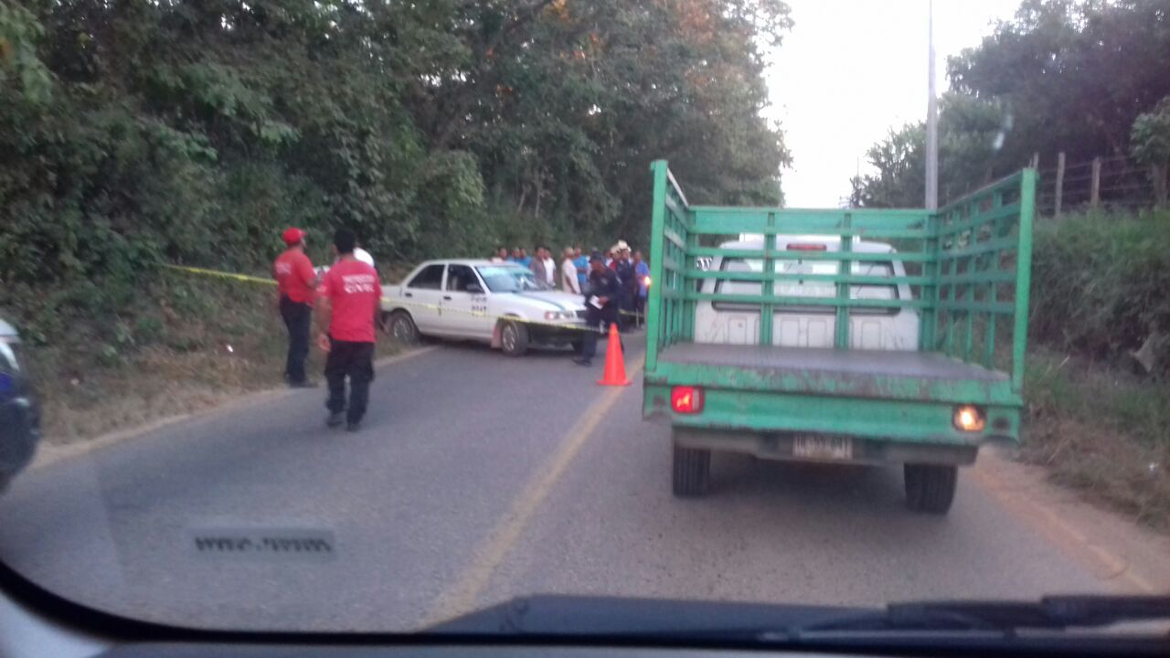 Los cadáveres quedaron al interior de las unidades.