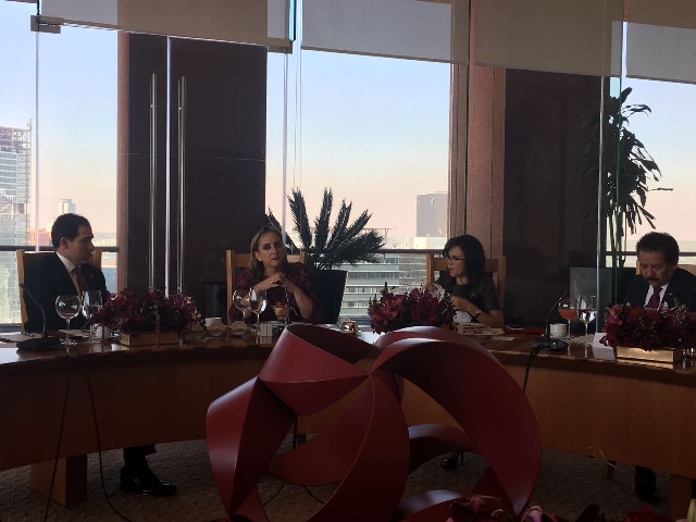 La canciller Claudia Ruiz Massieu se reunió con senadores, encabezados por el presidente de la mesa directiva, Pablo Escudero, para hablar sobre la es