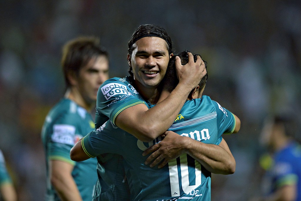 Carlos Peña regresa a León