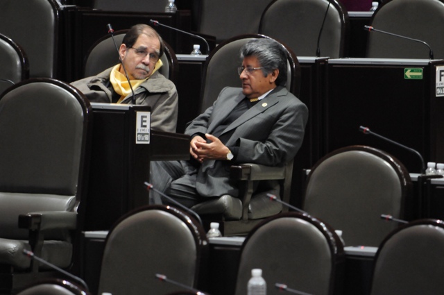 El coordinador de los diputados perredistas, Francisco Martínez Neri. 