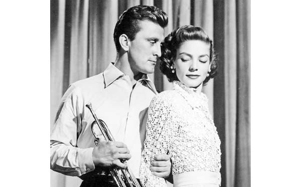 Kirk Douglas con Lauren Bacall. 
