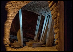 El cuerpo momificado estaba en una cripta bajo una iglesia de Lituania.