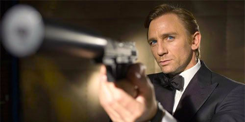 Daniel Craig como James Bond.