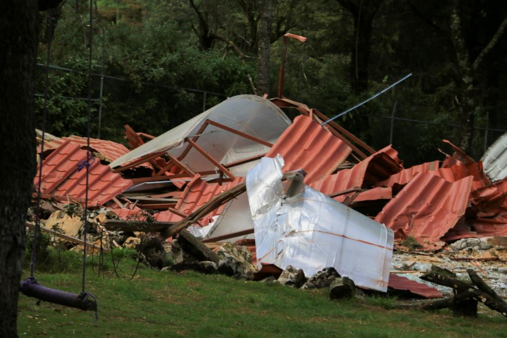 La demarcación demolió las casas ya que fueron construidas en suelo de conservación. 