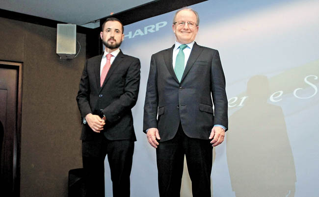 Directivos de Canacine. 
