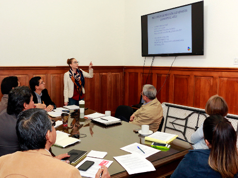 Integrantes del Comité de Información de la Coordinación de Comunicación Social durante su sesión mensual.