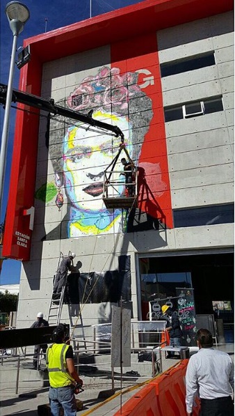 El mural “Frida de Ecatepec” realizado por el artista de origen neoyorkino, Alec Monopoly, atrajo a más de 200 mil personas acudan a las inmediaciones