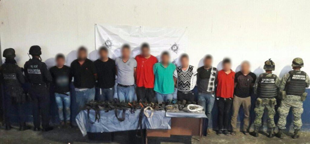 Policías estatales y militares detuvieron a 10 miembros de 'Los Viagra'