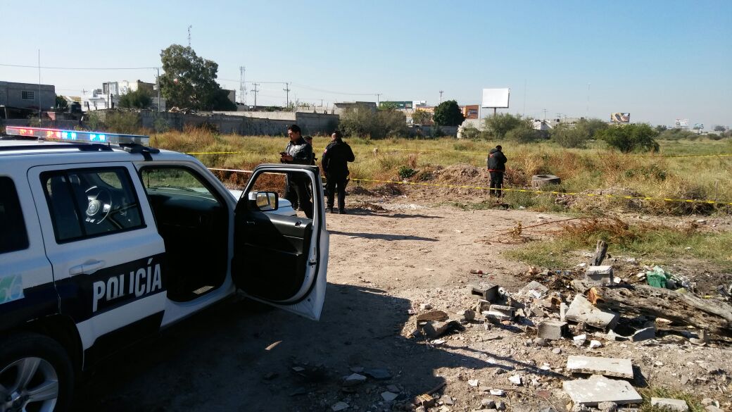 En Torreón, fue descubierto un cadáver encobijado en la calle 65, entre bulevar Revolución y avenida Juárez.