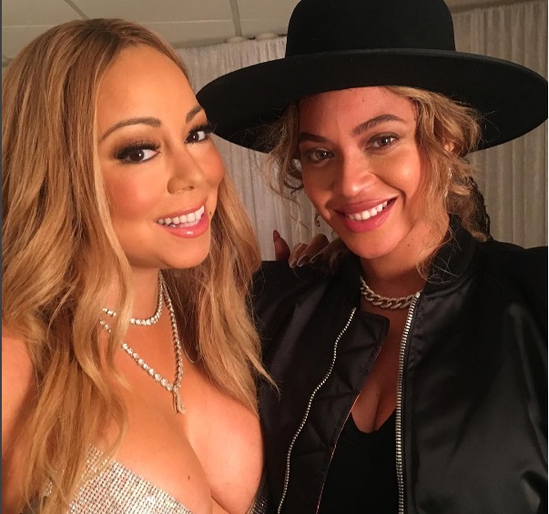 Mariah Carey y Beyoncé posan juntas.
