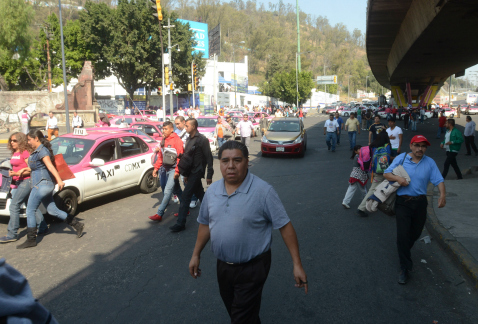 Taxistas Concesionados Organizados de la Ciudad de México esperan una solución a la tolerancia que tiene el gobierno capitalino para Uber y Cabify; de