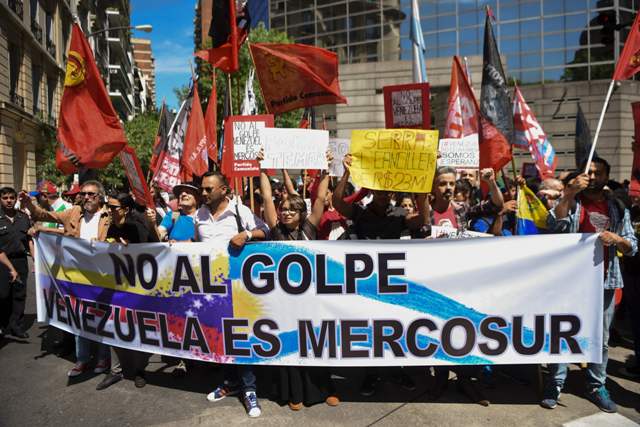 Bajo fuertes protestas, Argentina tomó la presidencia del Mercosur.