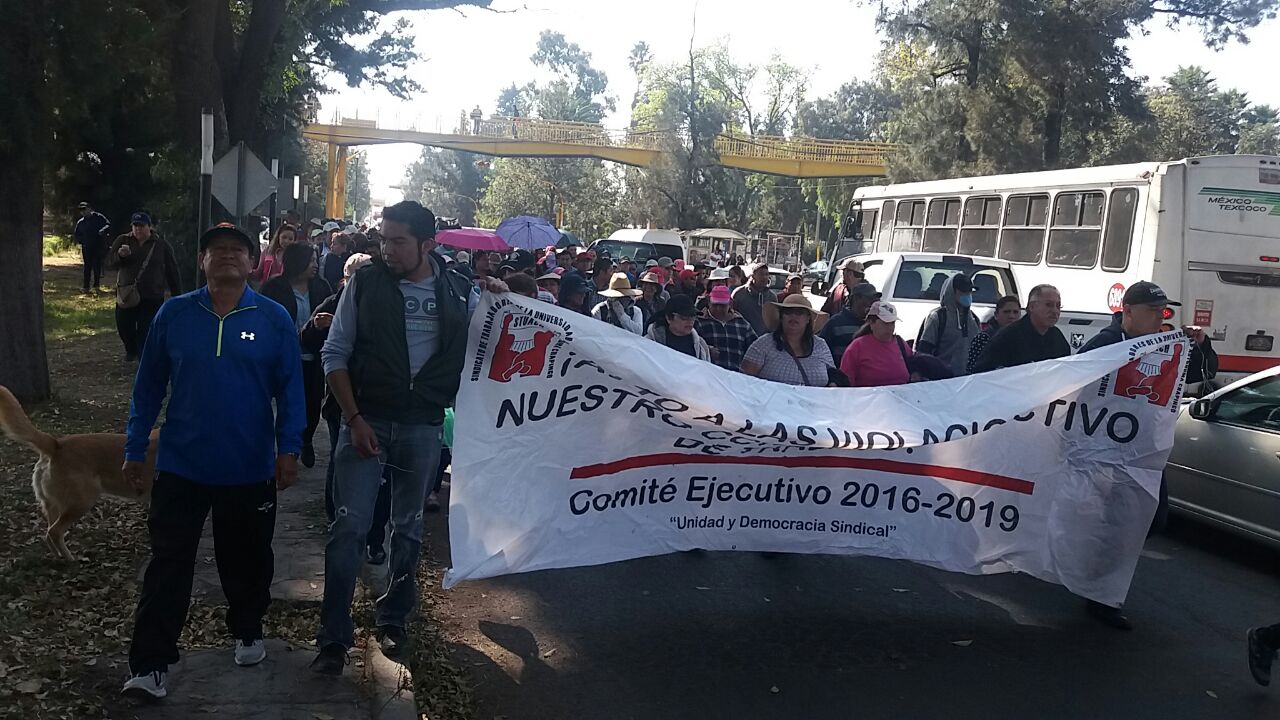 Los inconformes han bloqueado la Texcoco-Lechería.