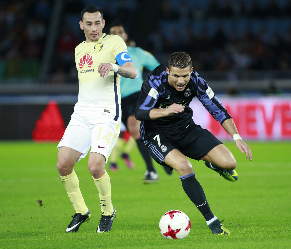 Sambueza contra Cristiano Ronaldo, en el duelo entre el América y el Real Madrid 