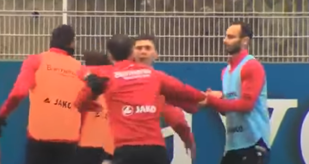 Pelea del entrenamiento del Bayer Leverkusen