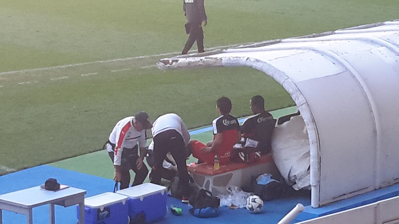 En su primer juego amistoso de pretemporada con Atlas, Matías Alustiza pasó del festejo al dolor