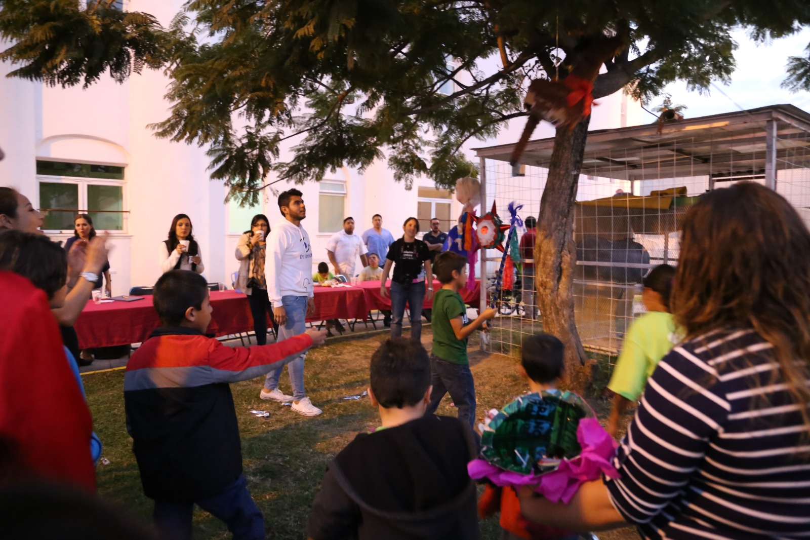 Los menores pudieron compartir un momento agradable con personas benefactoras y voluntarias
