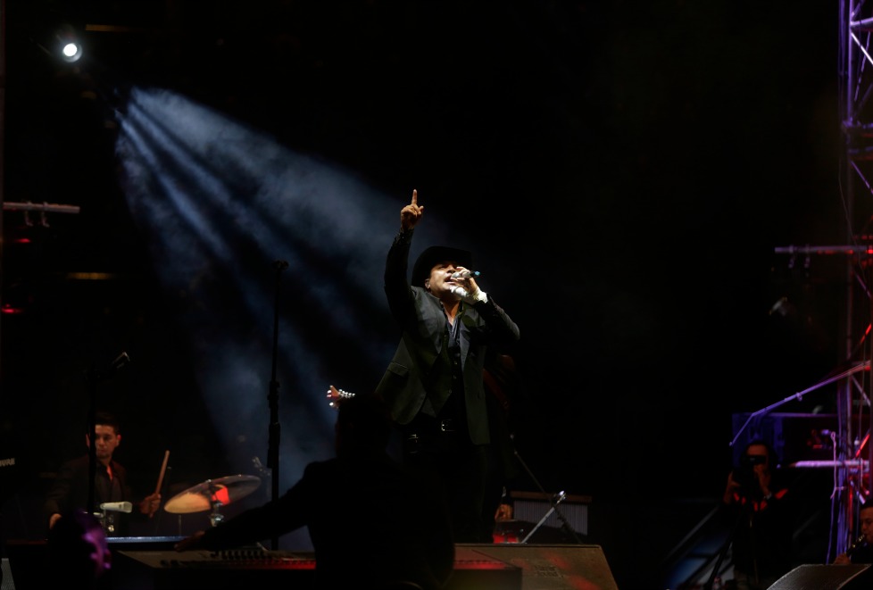El cantante conquistó al público tapatío. 