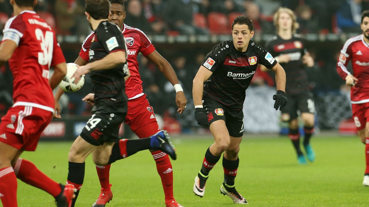Javier Hernández sigue sin anotar gol 