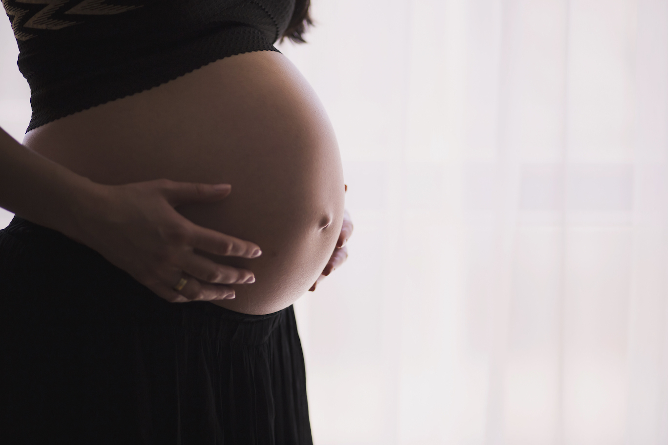 El embarazo repercute en diversos cambios morfológicos en el cuerpo de la mujer.
