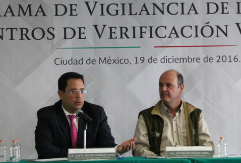 El titular de la Comisión Ambiental de la Megalópolis, Martín Gutiérrez Lacayo, y el subprocurador de Inspección de la Profepa, Arturo Rodríguez, anun