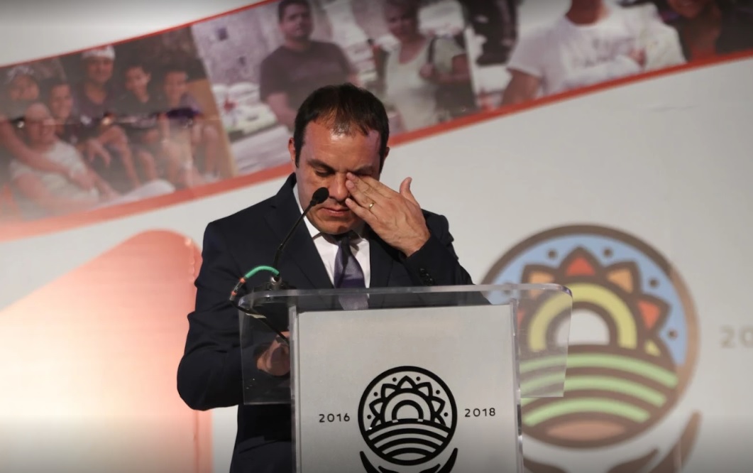 El alcalde pidió, con lágrimas en los ojos, que le permitan trabajar por el bien de los ciudadanos de la capital morelense.