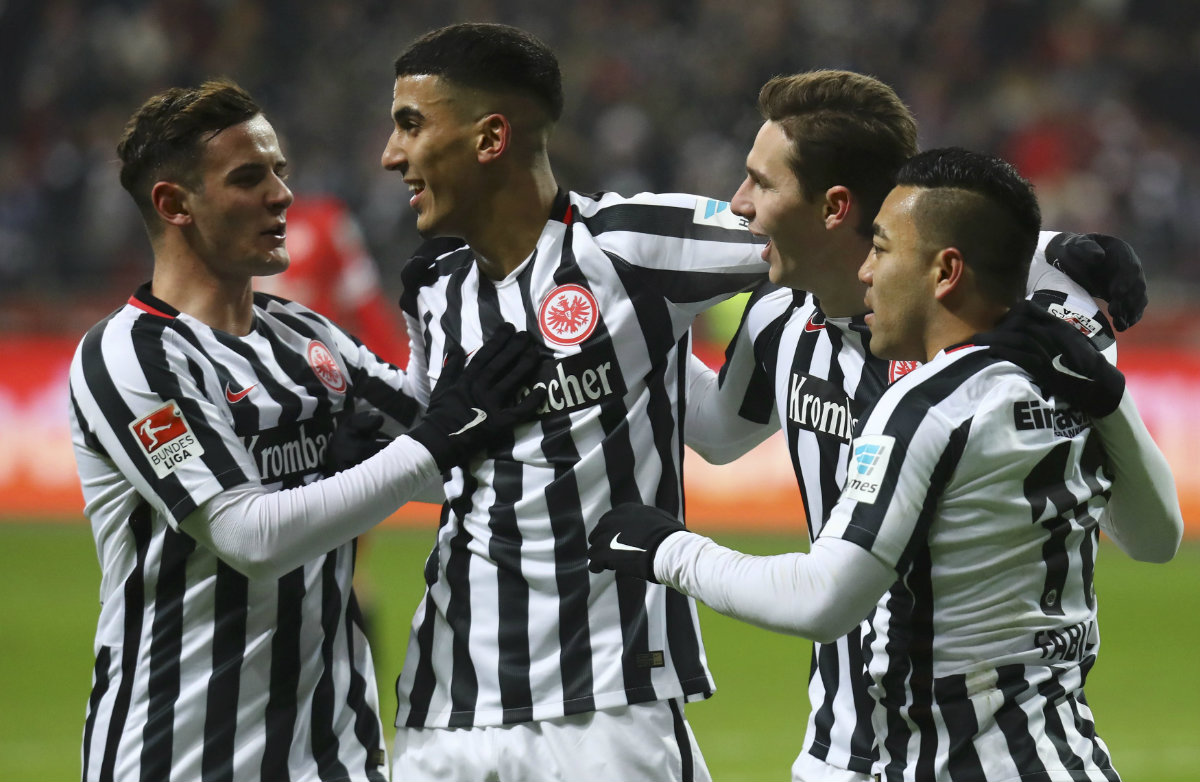 Marco Fabián cerró con victoria 